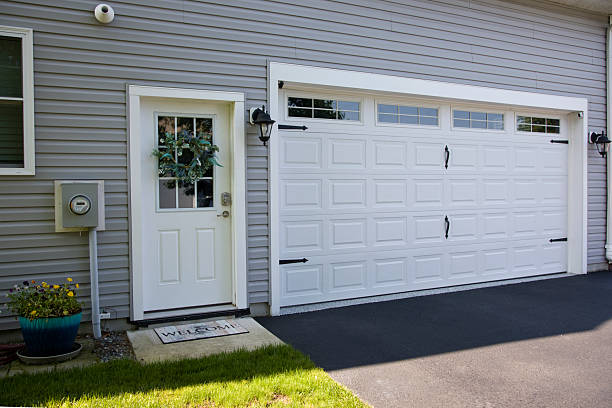 24/7 Emergency Garage Door Panel Replacement experts in Edwardsville, IL